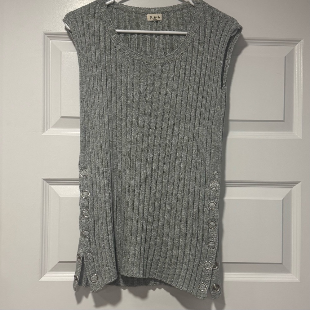 POL Gray Ribbed Buttoned Tank Top - Picture 2 of 6